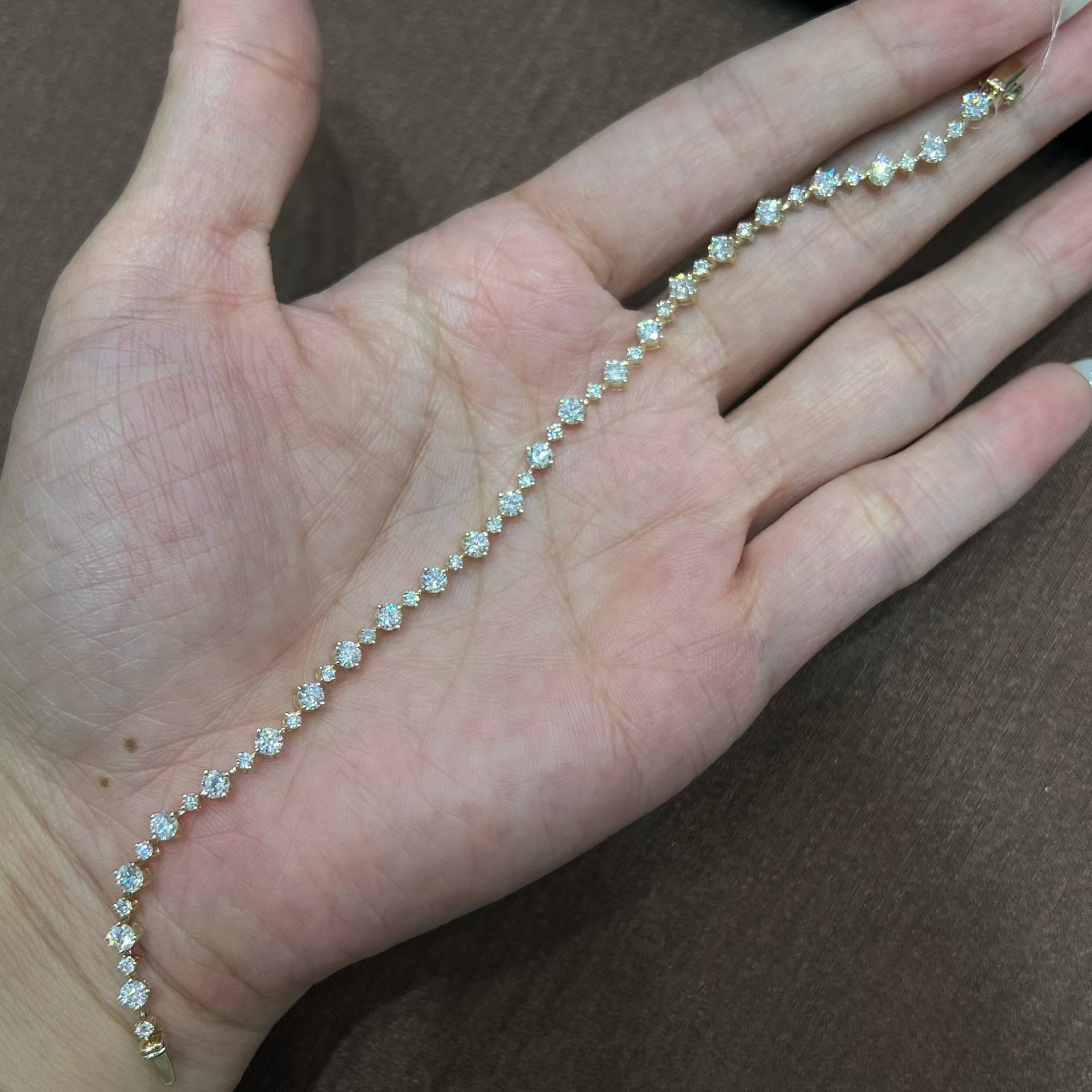 Diamond tennis bracelet, style DB0036