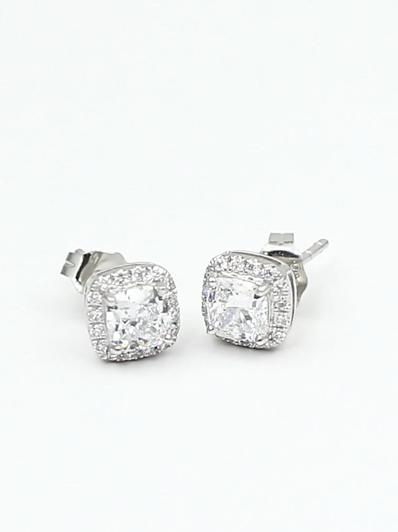 Halo diamond studs, style DE0067