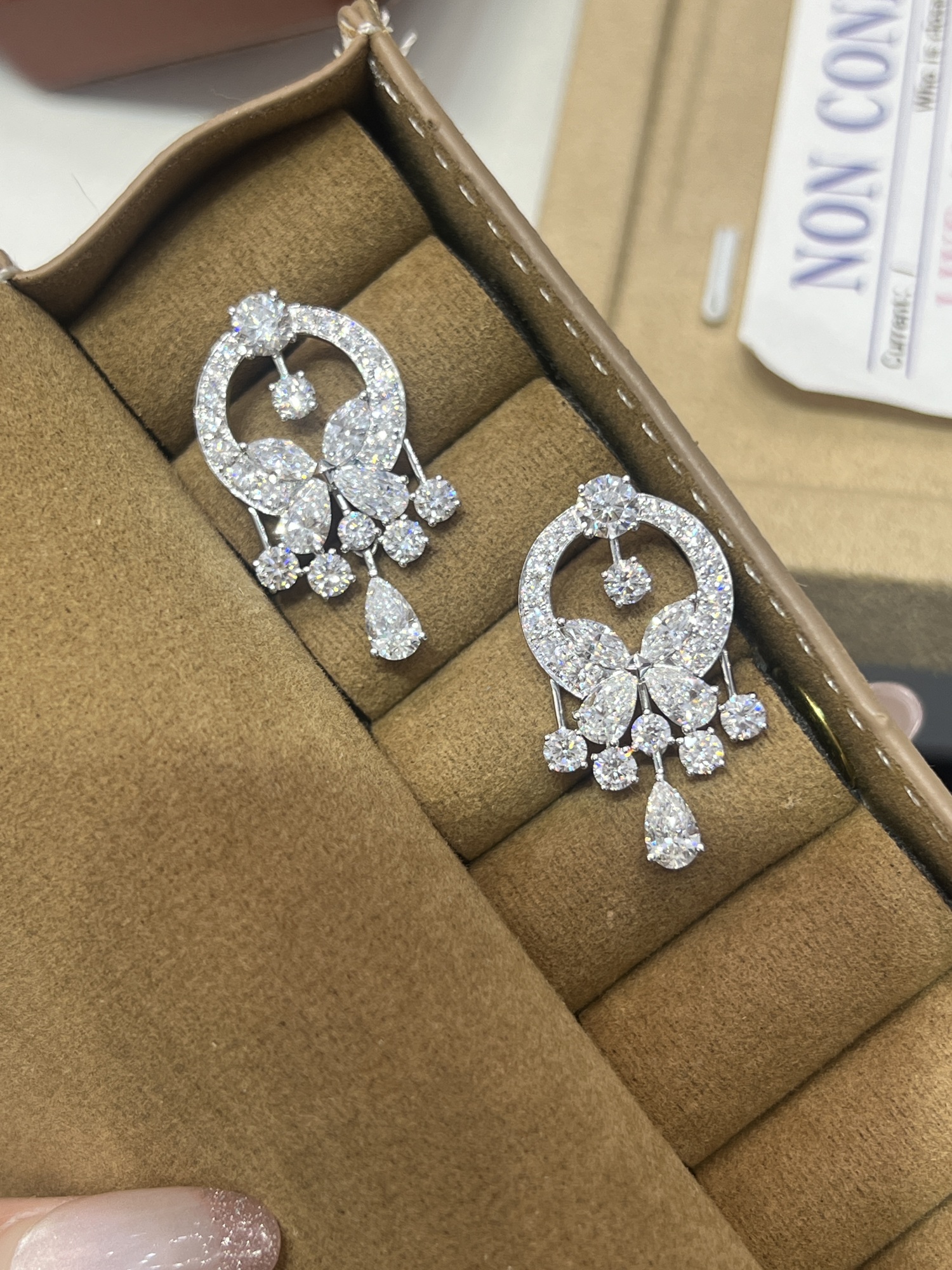 Statement diamond earrings, style DE0080