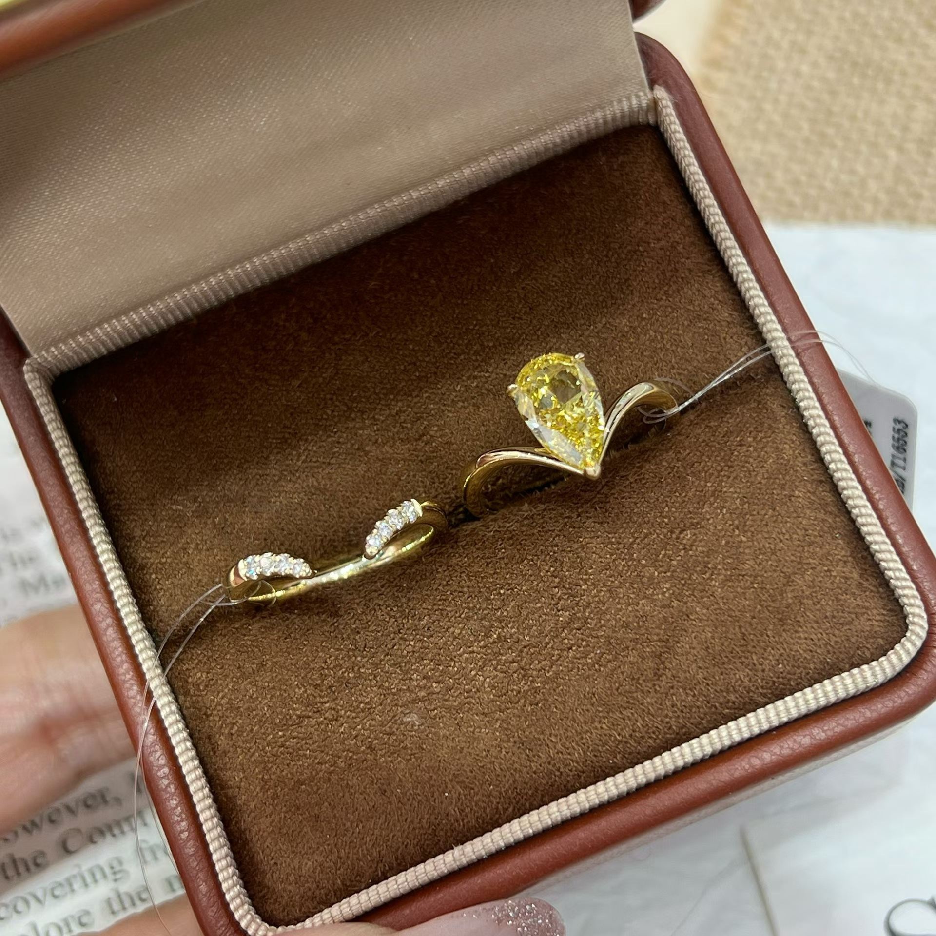Yellow diamond ring, style FR0044