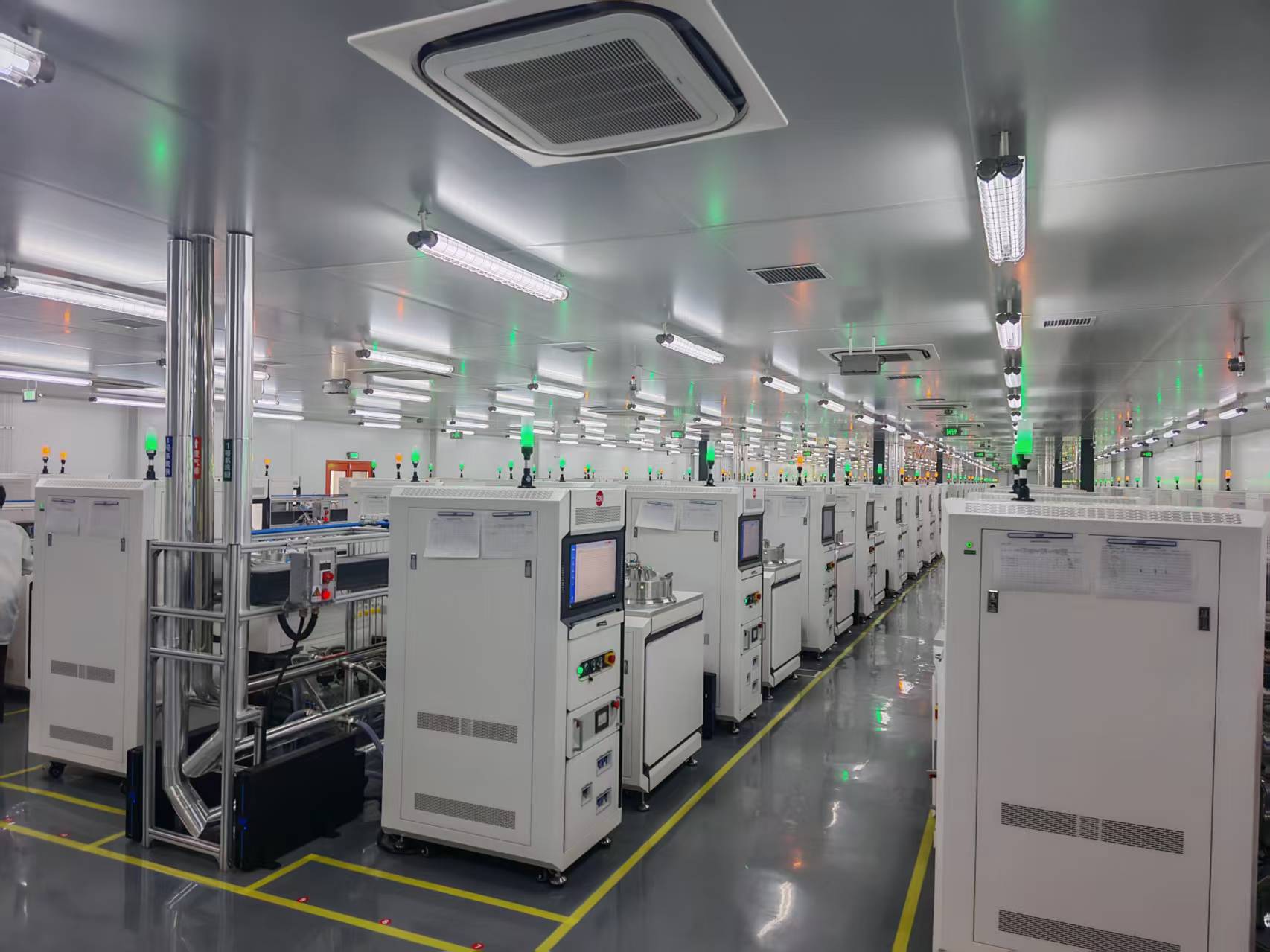 Real CVD diamond growth equipment in the production facility